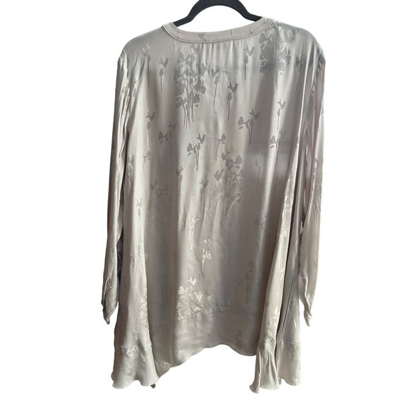 LOGO by Lori Goldstein size 1X champagne satin like rayon floral long sleeve top - Picture 4 of 9